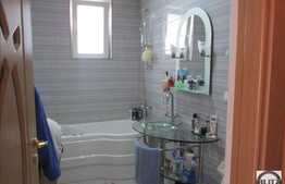 De vanzare 2 camere, 53 mp, etaj intermediar, zona strazii Eroilor!