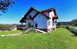 Casa superba 300 mp utili cu 2000 mp curte si 4287 mp livada, comuna Baciu!