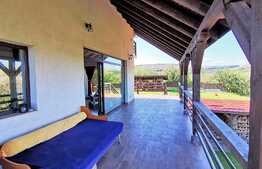 Casa superba 300 mp utili cu 2000 mp curte si 4287 mp livada, comuna Baciu!