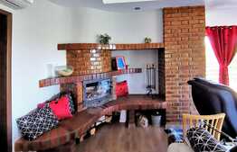 Casa superba 300 mp utili cu 2000 mp curte si 4287 mp livada, comuna Baciu!