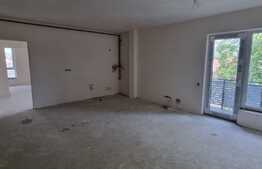 Apartament de 3 camere, 74 mp,incalzire in pardoseala,zona centrala.