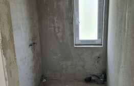 Apartament de 3 camere, 74 mp,incalzire in pardoseala,zona centrala.