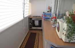 2 camere, 45 mp, balcon de 18 mp! Mobilat! Garaj subteran! Zona Eroilor!