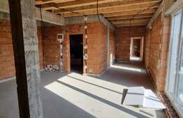 Apartament de 2 camere, 56 mp,terasa 40 mp,incalzire in pardoseala,zona centrala.