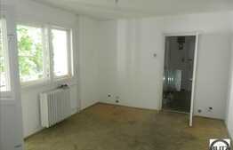 3 camere, 65 mp, balcon, zona strazii Albac!