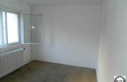 3 camere, 65 mp, balcon, zona strazii Albac!