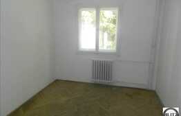 3 camere, 65 mp, balcon, zona strazii Albac!