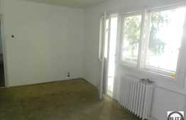 3 camere, 65 mp, balcon, zona strazii Albac!