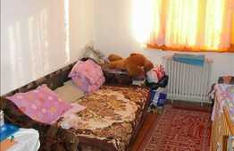 Apartament 3 camere, decomandat, 73 mp utili, loc parcare, zona buna!