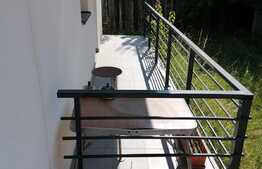 Apartament la prima inchiriere, cu doua terase, curte si loc de parcare, zona Tractorul