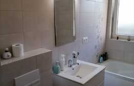 Apartament la prima inchiriere, cu doua terase, curte si loc de parcare, zona Tractorul