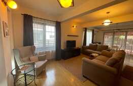 Duplex de vanzare, 150 mp , garaj, mobilat si utilat , teren 300 mp  , zona Florilor 