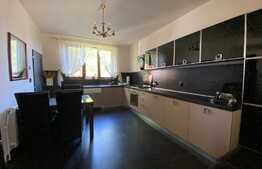 Casa generoasa cu curte privata, 400 mp, zona Pietei Cipariu, ideal sediu firma