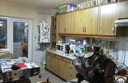 Vanzare 3 camere, 80 mp,16 mp balcon, 2 minute de sensul giratoriu