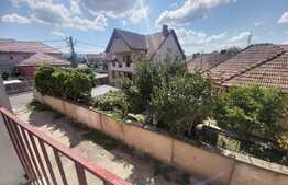 Apartament 2 camere, semidecomandat, etaj intermediar