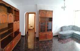 Apartament 3 camere, pet frendly, zona pietonala din Racadau