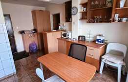 Apartament cu 2 camere decomandate, etaj intermediar, zona Calvaria