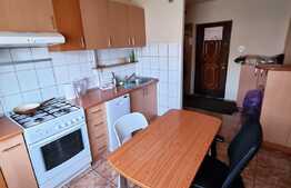 Apartament cu 2 camere decomandate, etaj intermediar, zona Calvaria
