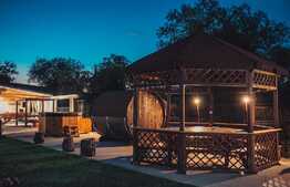 Proprietate/pensiune deosebita, la 15 minute de oras,  cu potential urias de business