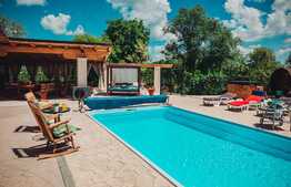 Proprietate/pensiune deosebita, la 15 minute de oras,  cu potential urias de business