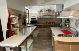 Restaurant si pensiune, 800 mp teren, 20 parcari, Floresti!