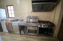 Restaurant si pensiune, 800 mp teren, 20 parcari, Floresti!