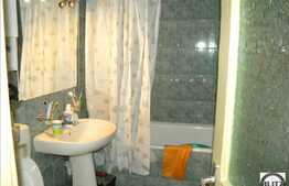 Vanzare apartament 4 camere, decomandat, renovat