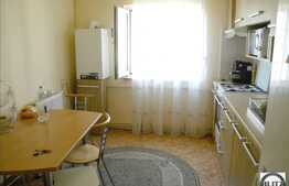 Vanzare apartament 4 camere, decomandat, renovat