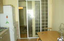 Vanzare apartament 4 camere, decomandat, renovat