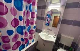 Apartament de 3 camere, decomandat, 70 mp, parcare, zona Calea Floresti