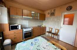 Apartament de 3 camere, decomandat, 70 mp, parcare, zona Calea Floresti