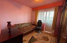 Apartament de 3 camere, decomandat, 70 mp, parcare, zona Calea Floresti