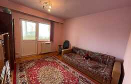 Apartament de 3 camere, decomandat, 70 mp, parcare, zona Calea Floresti