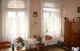 Vanzare apartament cu 3 camere + terasa 10 mp + cota parte pod