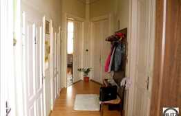 Vanzare apartament cu 3 camere + terasa 10 mp + cota parte pod