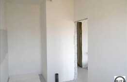 1 camera de vanzare, 44 mp utili , cu loc de parcare