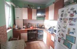 Apartament cu 2 camere, balcon inchis, etaj intermediar, zona Centrala