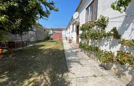 Casă Săseasca, 5 camere, teren de 2500 mp, în Centrul Prejmerului!