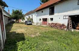 Casă Săseasca, 5 camere, teren de 2500 mp, în Centrul Prejmerului!