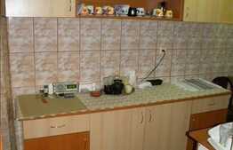 Vanzare apartament 3 camere, 54 mp utili, zona Mehedinti, cu boxa