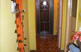 Vanzare apartament 3 camere, 54 mp utili, zona Mehedinti, cu boxa