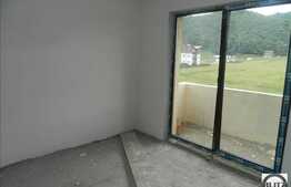 Vanzare 3 camere 78 mp, GRADINA de 60 mp, semifinisat, zona nou dezvoltata