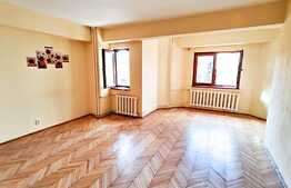 Apartament cu 1 camera, 40 mp, balcon, etaj intermediar, zona Minerva