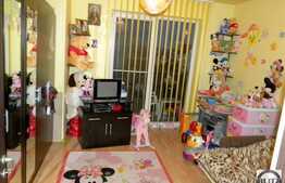 Vanzare 2 camere, 58 mp plus 15 mp balcon, zona Florilor