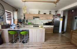 Apartament 3 camere, 60 mp, zona Sub Cetate, parcare inclusa!