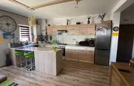 Apartament 3 camere, 60 mp, zona Sub Cetate, parcare inclusa!