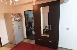 Apartament decomandat de 58 mp utili, parcare, zona Porii