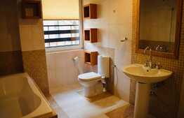 Apartament de 4 camere, 170 mp, garaj, boxa, zona strazii Calea Turzii 