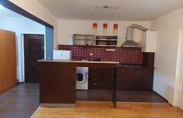 Apartament 3 camere, 2 balcoane, parcare, etaj intermediar