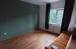 Apartament 3 camere, 2 balcoane, parcare, etaj intermediar